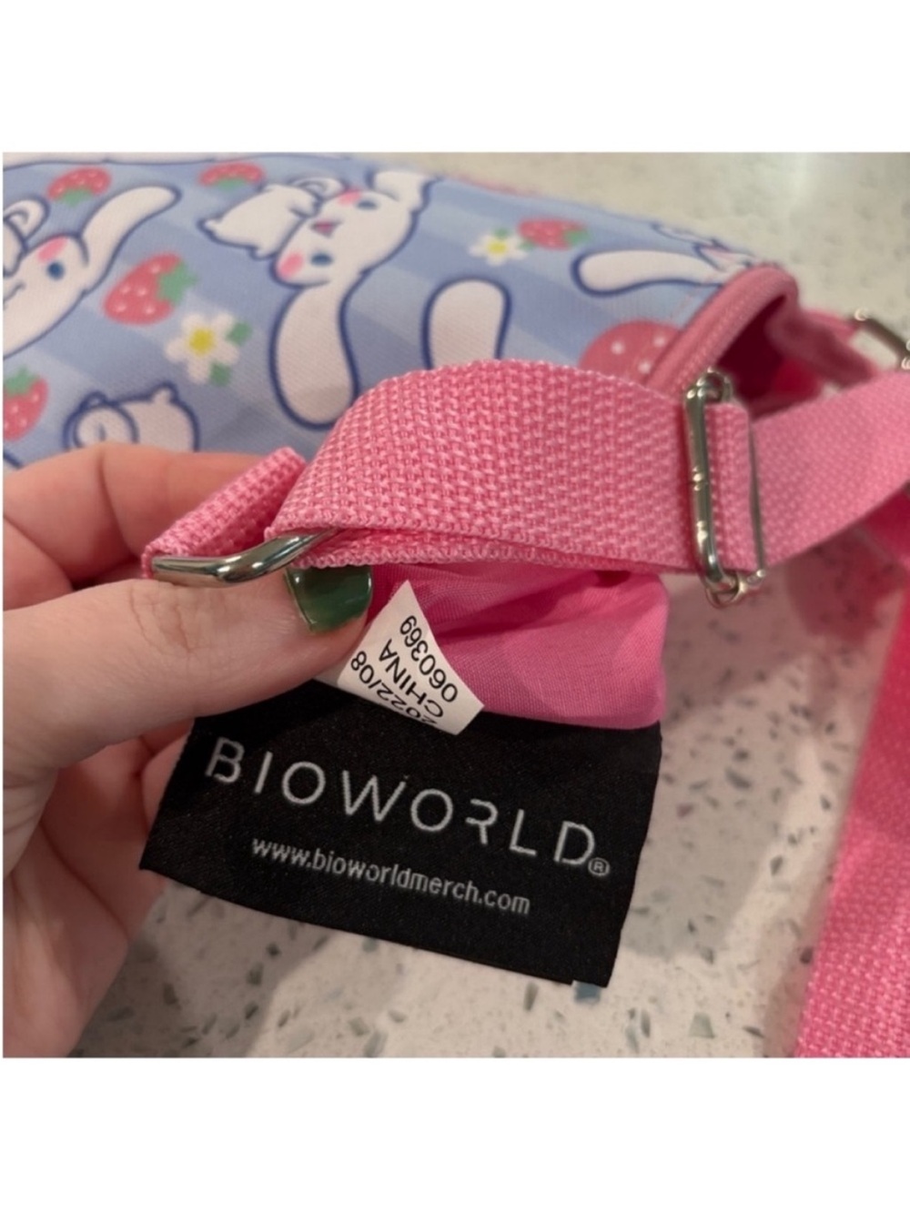 Sanrio Cinnamoroll Bioworld Hot Topic Crossbody - Picture 8 of 8